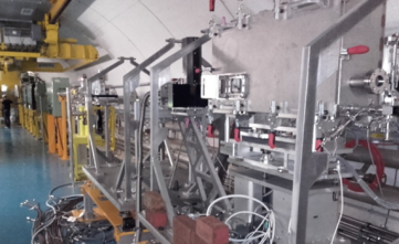 High intensity proton beam impact at 440 GeV/c on Mo and Cu coated CfC/graphite and SiC/SiC absorbers for beam intercepting devices